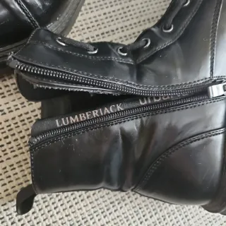 Stivaletti neri con zip