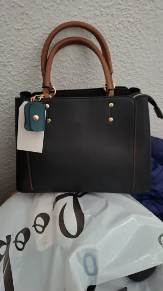 Bolso negro y marrón