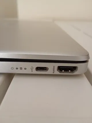 Laptop HP 15s-fq0034nl intel i3 13gen 8GB RAM 256