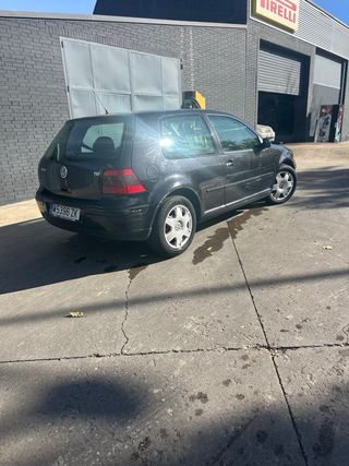 Volkswagen Golf 2000