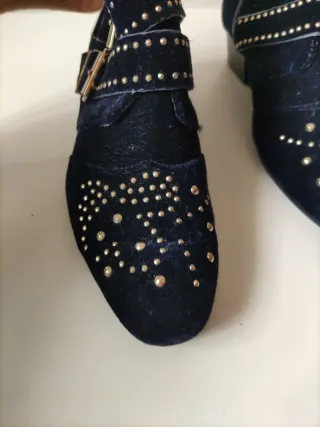 Botines Stradivarius Negros Tachuelas Doradas