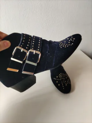 Botines Stradivarius Negros Tachuelas Doradas