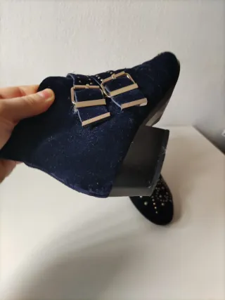 Botines Stradivarius Negros Tachuelas Doradas