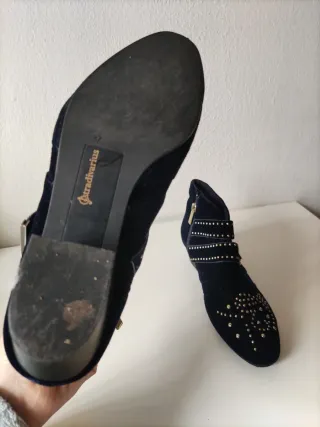 Botines Stradivarius Negros Tachuelas Doradas