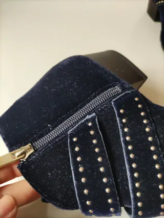 Botines Stradivarius Negros Tachuelas Doradas