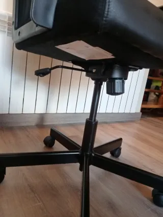 Silla de oficina negra