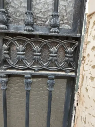 Cancelas de hierro con cristal