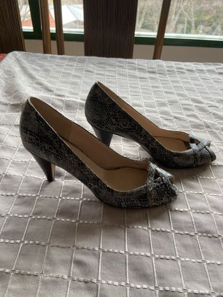 Zapatos de tacón Zara estampado serpiente