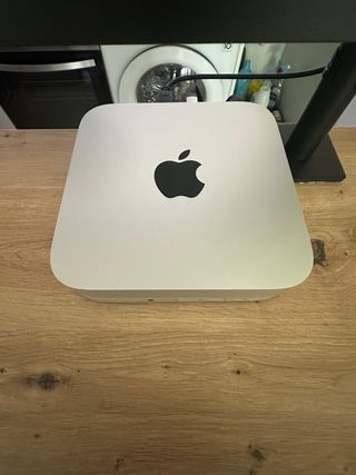 Mac mini M2 + Monitor LG 32