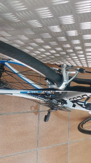Bicicleta carretera Focus Izalco Pro carbono