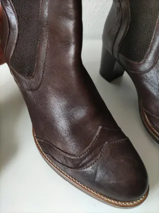 Botines de piel marrones