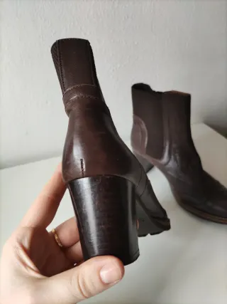 Botines de piel marrones