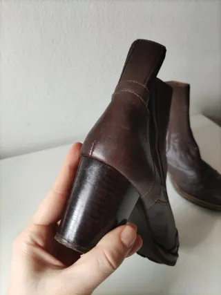 Botines de piel marrones