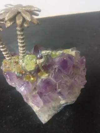 Geoda Amatista y Olivina