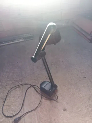 Lámpara de escritorio antigua negra