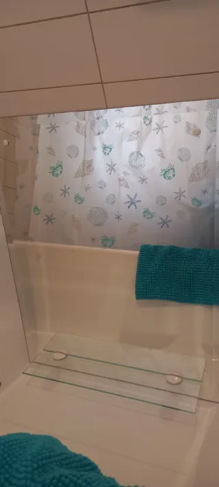 Espejo de baño con balda de cristal