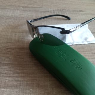 3 pares de gafas de sol polarizadas.