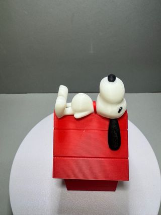 Figura Snoopy en Casita Roja
