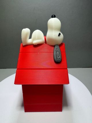 Figura Snoopy en Casita Roja