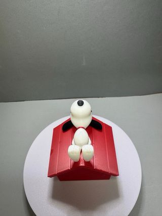 Figura Snoopy en Casita Roja