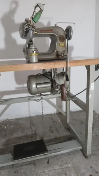 Máquina de coser Strobel