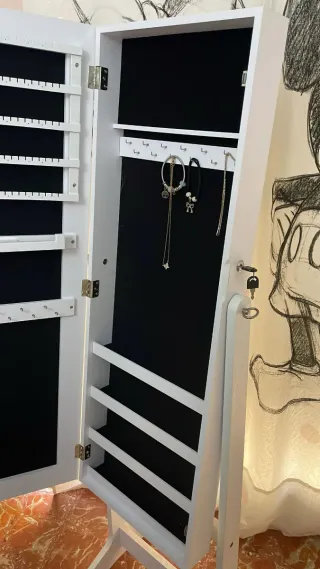 Espejo joyero de pie blanco