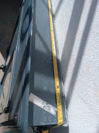 Ventana gris de aluminio 104 x 104