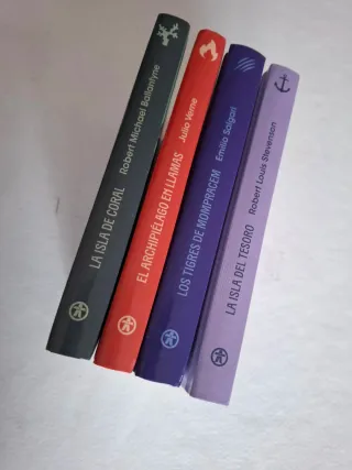 Libros 4 tomos de novelas de viajes y hazañas