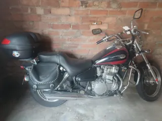 Kawasaki Vulcan 500 Cruiser Negra y Roja (ZR750J)