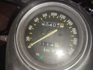 Kawasaki Vulcan 500 Cruiser Negra y Roja (ZR750J)