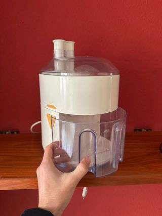 Exprimidor Taurus y otro Ufesa