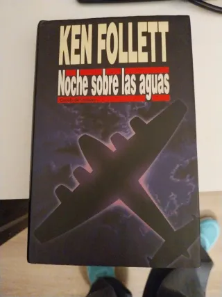 Libro Ken folleto noche sobre las aguas