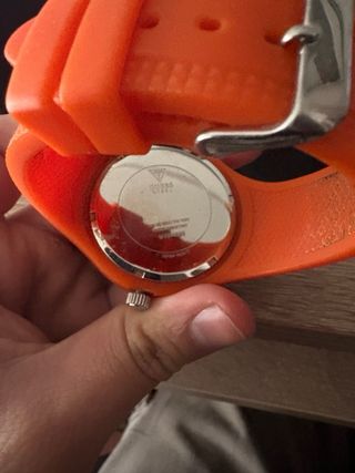 Reloj Guess Naranja y Negro