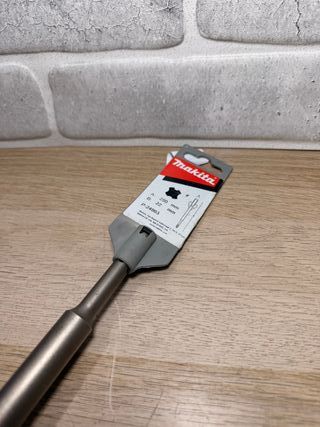 Makita- Escoplo con aletas