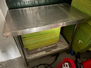 Mesa de trabajo de acero inoxidable