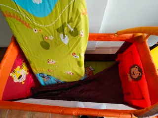 Cuna de viaje plegable