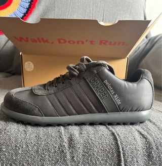 Cómodos zapatos Camper originales en gris