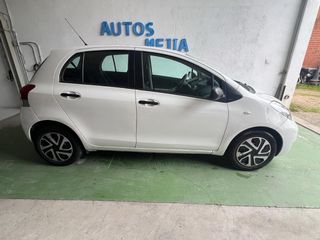 Toyota Yaris 2011