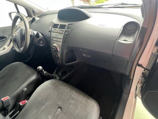Toyota Yaris 2011