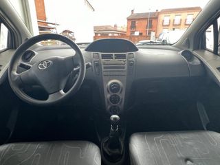 Toyota Yaris 2011