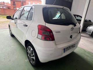 Toyota Yaris 2011