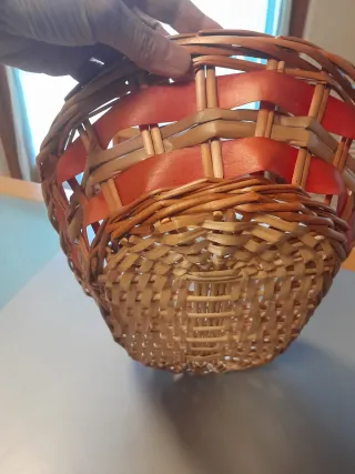 Cesto portafrutta in vimini con nastro