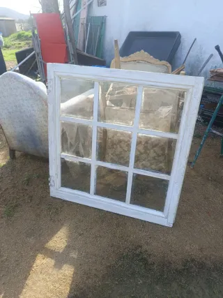 Ventana antigua de madera