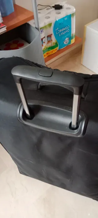 Maleta grande negra con ruedas Primark