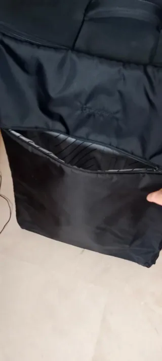 Maleta grande negra con ruedas Primark