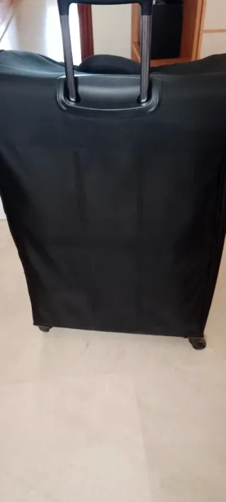 Maleta grande negra con ruedas Primark
