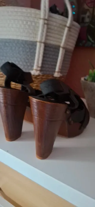 Sandalias de cuña marrones talla 36