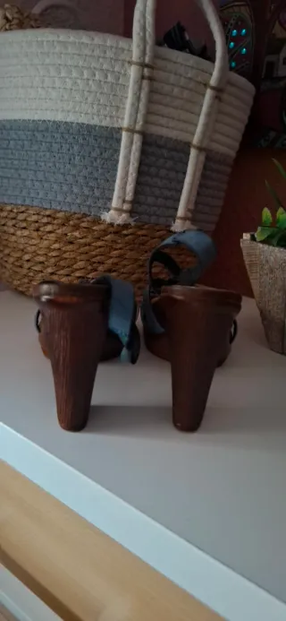 Sandalias de cuña marrones talla 36