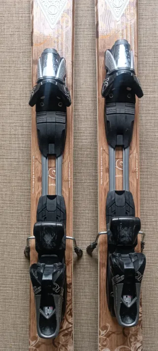 Esquís Dynastar Val d'Isere para mujer 165 cm.