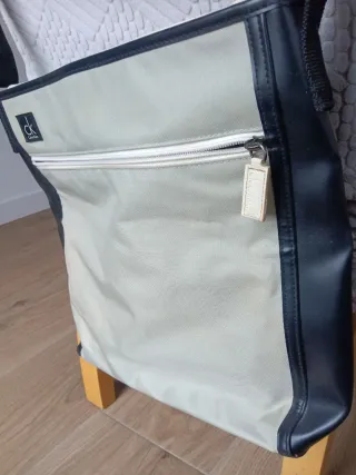 Bolso Calvin Klein bandolera beige y negro